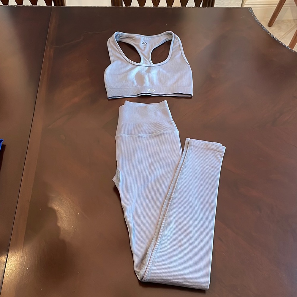 Alo bra and leggings matching set